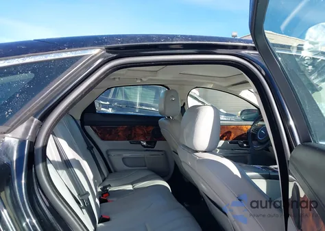 2013 Jaguar Xj z USA, uszkodzony, nr VIN SAJWJ1CD7D8V52714